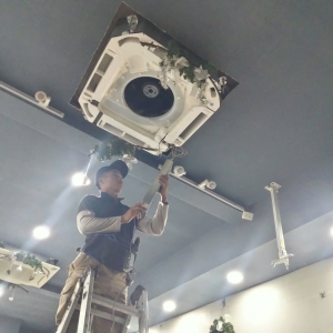 Vệ sinh máy lạnh định kỳ – Giải pháp giúp máy mát sâu, tiết kiệm điện